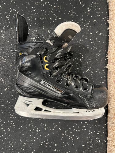 Bauer Supreme 160 Hockey Skates 13.5 (Used)