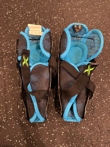 Youth Bauer X 9" Shin Pads (Used)