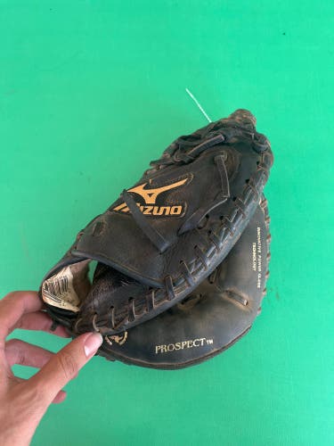 Mizuno PowerClose RH Catcher's Baseball Glove 31.5" (Used)