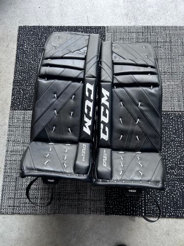 30" CCM Extreme Flex 5.9 Goalie Leg Pads (Used)