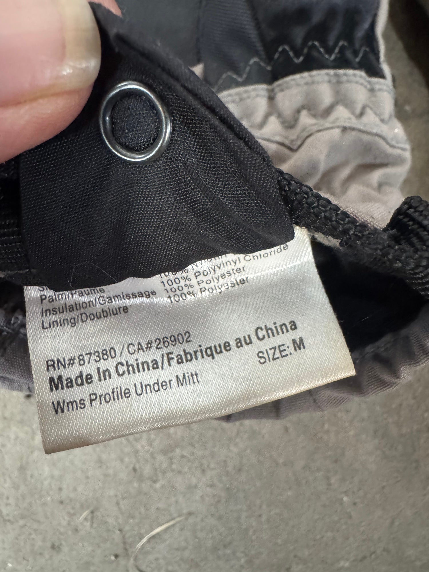Gray Medium Women's Burton Gloves (Used) | SidelineSwap | Buy and