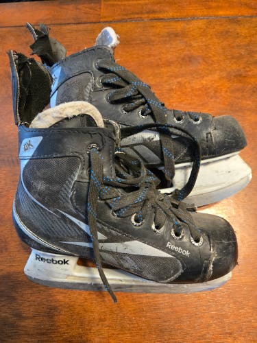 Reebok Hockey Skates Size 2 (Used)