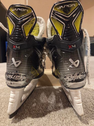 Bauer Vapor X4 Hockey Skates Extra Wide Width Size 1.5 (Used)