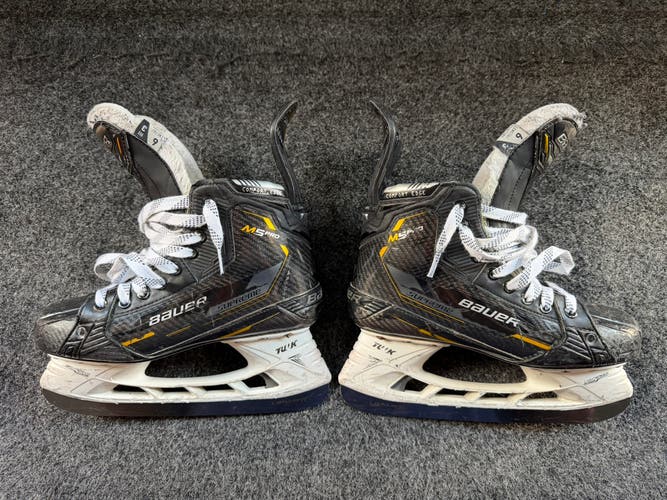 2022 Bauer Supreme M5 Pro Hockey Skates Size 6 Fit 3 (Used)