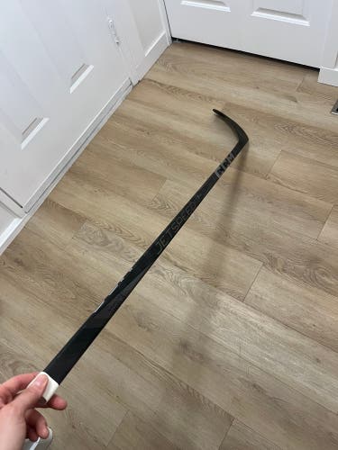 Intermediate CCM JetSpeed FT7 Pro Right Handed Hockey Stick P28M 60 Flex (Used)