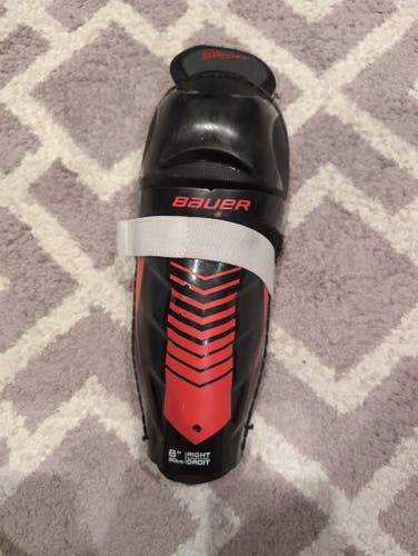 Bauer lil sport shin pads size 8 inch