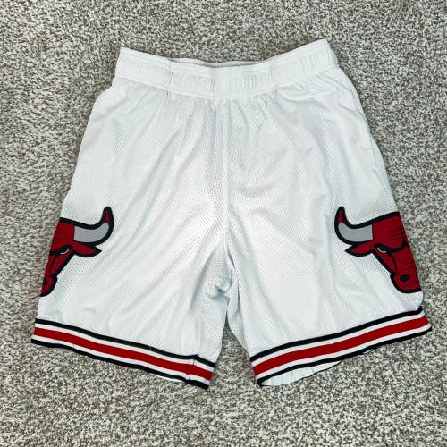 Chicago Bulls Shorts Mens Medium White NBA Basketball Mesh Athletic Logo Gym