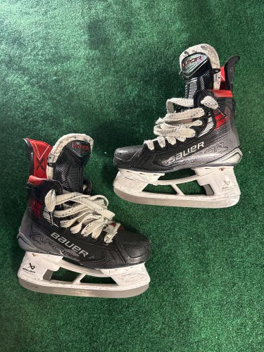 Junior Bauer Vapor X5 Pro Hockey Skates (Regular) Size 1.5 (Used)