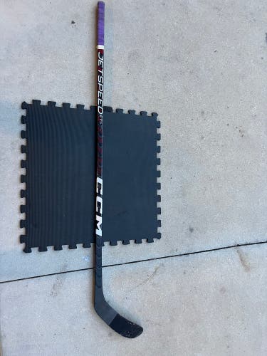 Senior CCM JetSpeed FT5 Pro Right Handed Hockey Stick P28M 55 Flex (Used)
