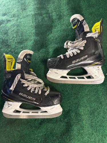Intermediate Bauer Supreme M4 Hockey Skates (Fit 1) Size 6.5 (Used)