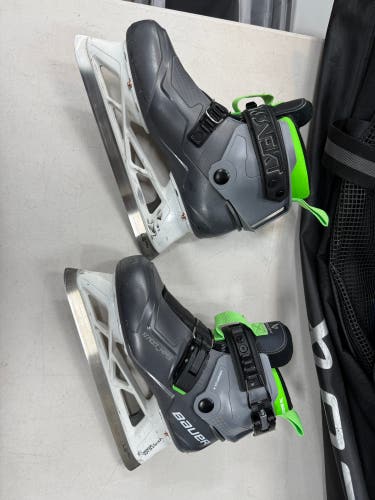 Bauer Konekt HF2 Hockey Goalie Skates Regular Width Size 4 (Used)