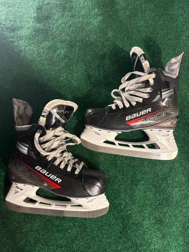 Intermediate Bauer Vapor X3 Hockey Skates (Extra Wide) Size 5 (Used)