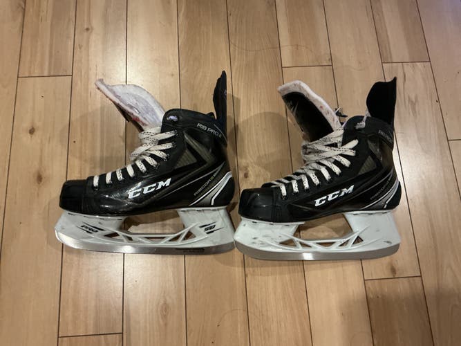 Black/Gray CCM Ribcor pro2 Hockey Skates Regular Width 7 (Used)