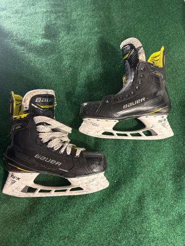 Senior Bauer Supreme M4 Hockey Skates (Fit 2) Size 8 (Used)