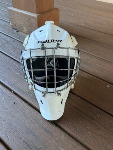 Senior Small-Medium 2024 Bauer 930 Goalie Mask (Used)