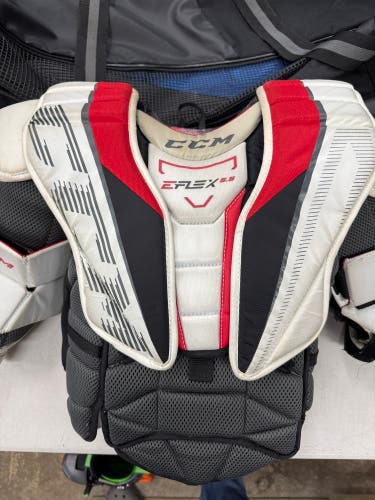 Large/Extra Large Junior CCM EFlex 5.5 Goalie Chest Protector (Used)