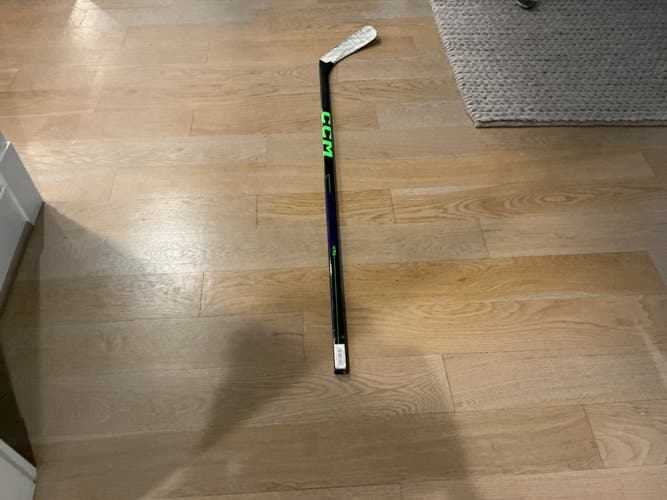 Youth CCM Ribcor YTH Right Handed Hockey Stick P29 30 Flex (Used)