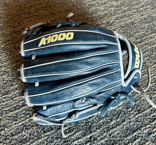 Wilson A1000 RH Baseball Glove 11.5" (Used)