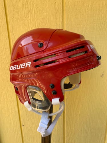 Bauer 4500 Helmet Red Senior Medium *Rare - Mint Condition - Read Full Description*