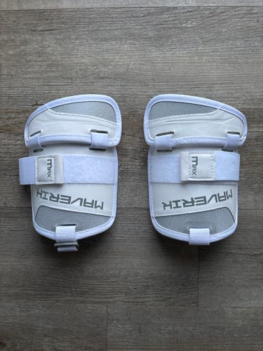 Small / Medium Adult Maverik Max Arm Pads (New)