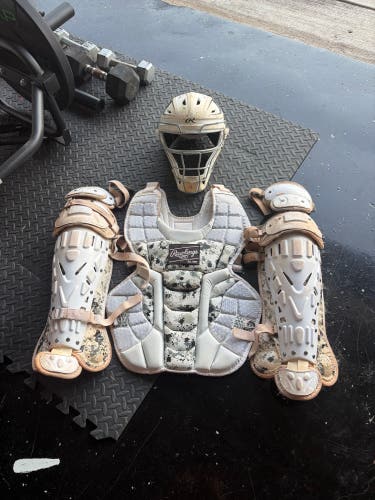 White Rawlings Mach Catcher's Set (Used)