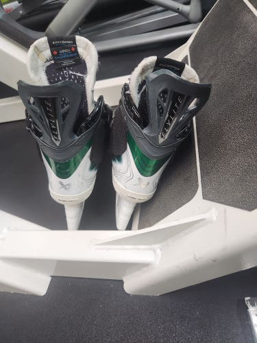 Bauer Vapor Flylite Hockey Skates Regular Width Pro Stock 8.5 (Used)