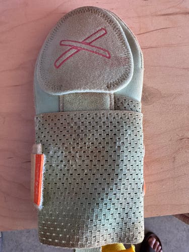 Junior Sliding Mitt (Used)