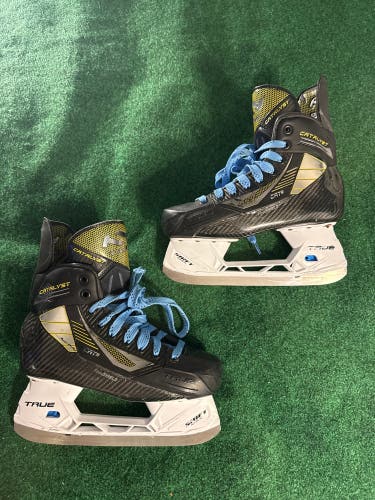 Intermediate True Catalyst 9 Hockey Skates (Regular) Size 5 (Used)