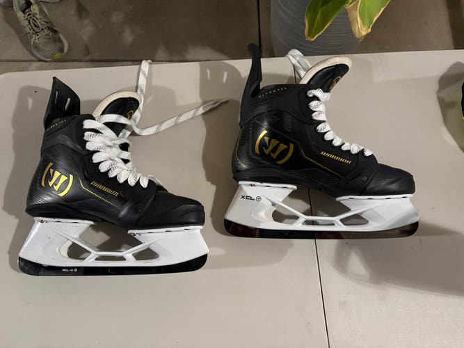 2025 Warrior Alpha Pro Hockey Skates Extra Wide Width 8.5 (Used)