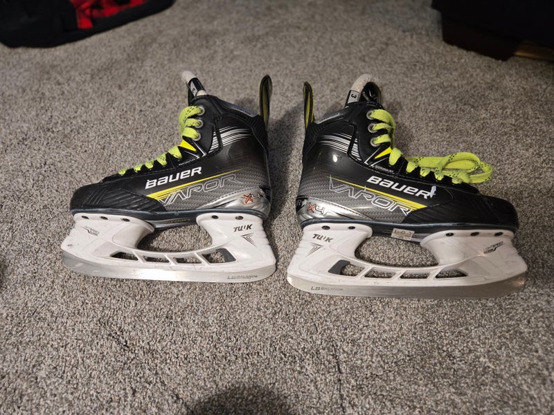 Bauer Vapor X4 Hockey Skates Regular Width Size 3 (Used)