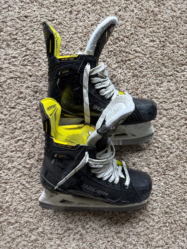 Black/Yellow Bauer Supreme M4 Hockey Skates Wide Width Size 5 (Used)