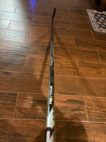 Senior Bauer Vapor Hyperlite 2 Left Hand Hockey Stick P92 77 Flex (Used)