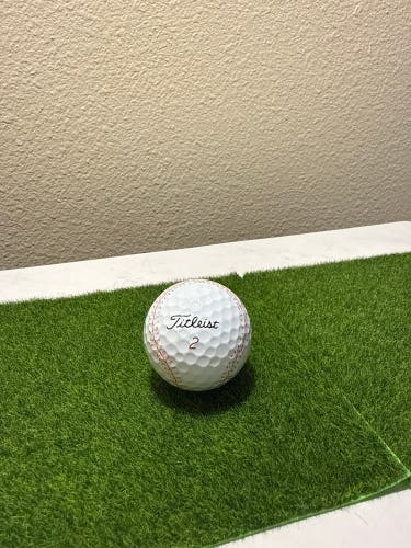 Titleist Pro V1x Baseball Stitch Golf Ball