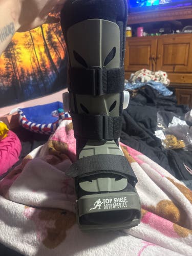 Unisex Adult Boots (Used)