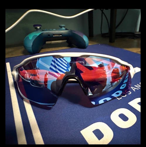 Oakley Ev Radar path prizm snow VEMO OFFERS only! message any questions