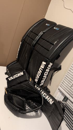33" +2 Vaughn Velocity V9 Pro Senior Regular Goalie Full Set (Used)