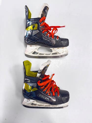 Used Bauer 3S Intermediate Hockey Skate Intermediate 4.5 11860-S000315338