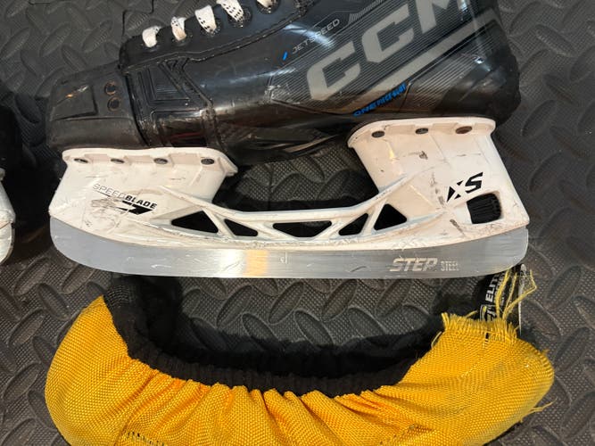 CCM JetSpeed FT675 Hockey Skates Regular Width 6.5 (Used)