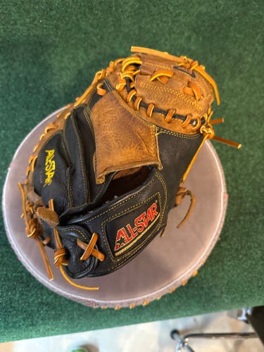 All Star CM3030 RH Catcher's Glove 32.5" (Used)