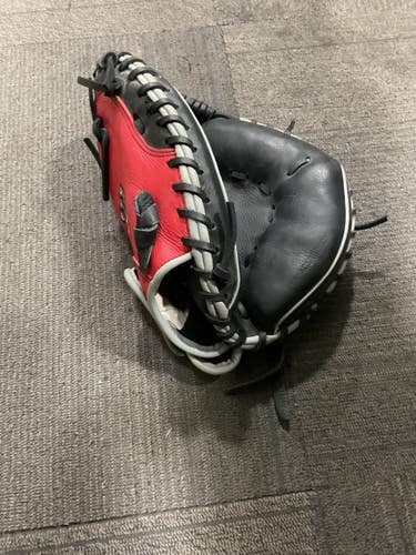 Used Wilson A500 BB/SB Catchers RH Throw Red 32" 11614-S000243723