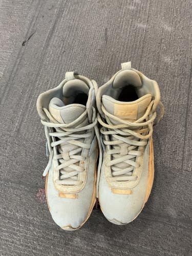 Used Under Armour X BASEBALL CLEATS BB/SB Cleats None Senior 6.5 11614-S000243679
