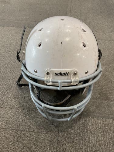 Used Schutt YOUTH RECRUIT HYBRID FB Helmet White LG 11614-S000243752