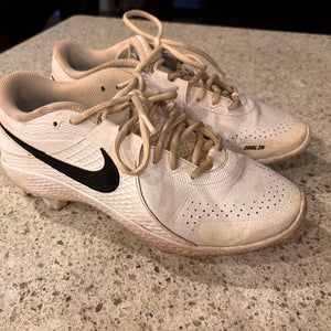 White Men's Size M 7.0 (W 8.0) Adult Nike Diamond Gamer Baseball Cleats (Used)