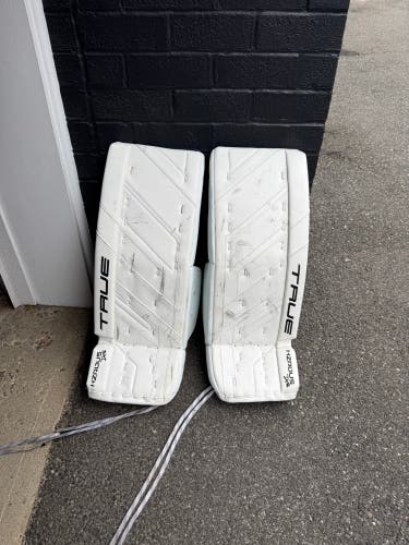 29" True HZRDUS 7X4 Goalie Leg Pads (Used)