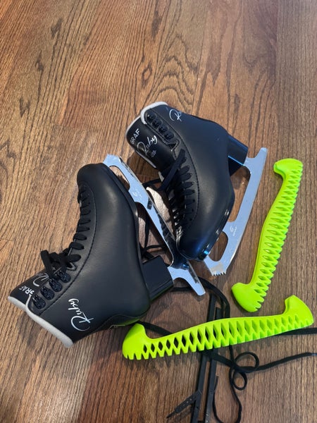 Graf Figure Skates B Junior size 37 (used less than 5 times)