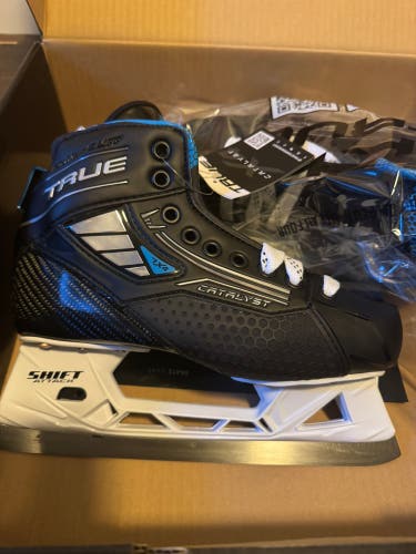 2024 True Catalyst 7x4 Hockey Goalie Skates Regular Width Size 4.5 (New)