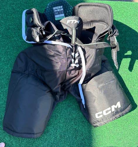 Black Large CCM JetSpeed FTW Hockey Pants (Used) | Junior Women's Large
