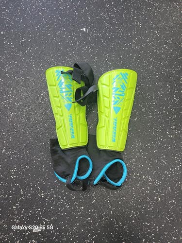 Used Vizari Soccer Shin Guards Adult Green LG 11849-S000043951