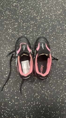 Used Umbro Soccer Cleats Black Youth 11.0 11849-S000043913
