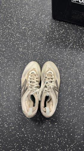 Used New Balance LAX Cleats Womens White Senior 6 11849-S000043912
